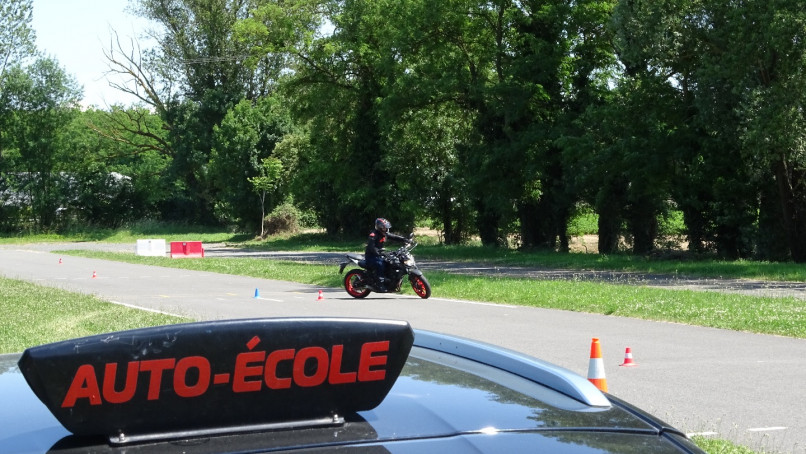 Auto-école Bresse Beaujolais : Galerie photos de nos véhicules et agences