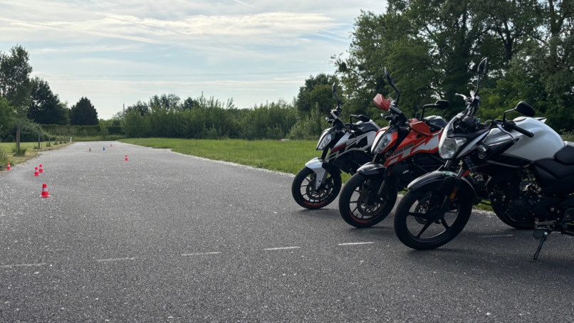 Auto-école Bresse Beaujolais : Galerie photos de nos véhicules et agences